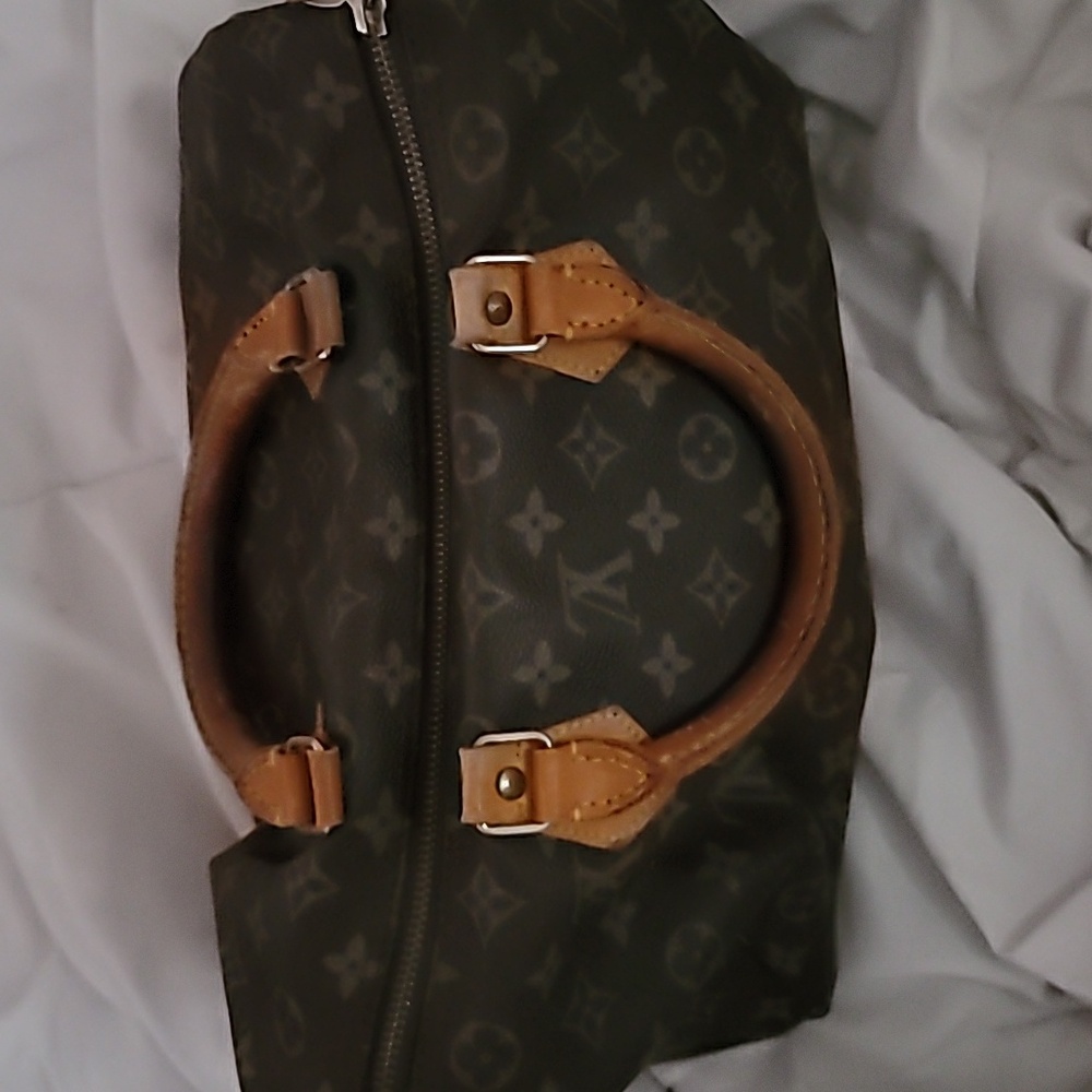 Beautiful Handbag - Picture 5 of 9